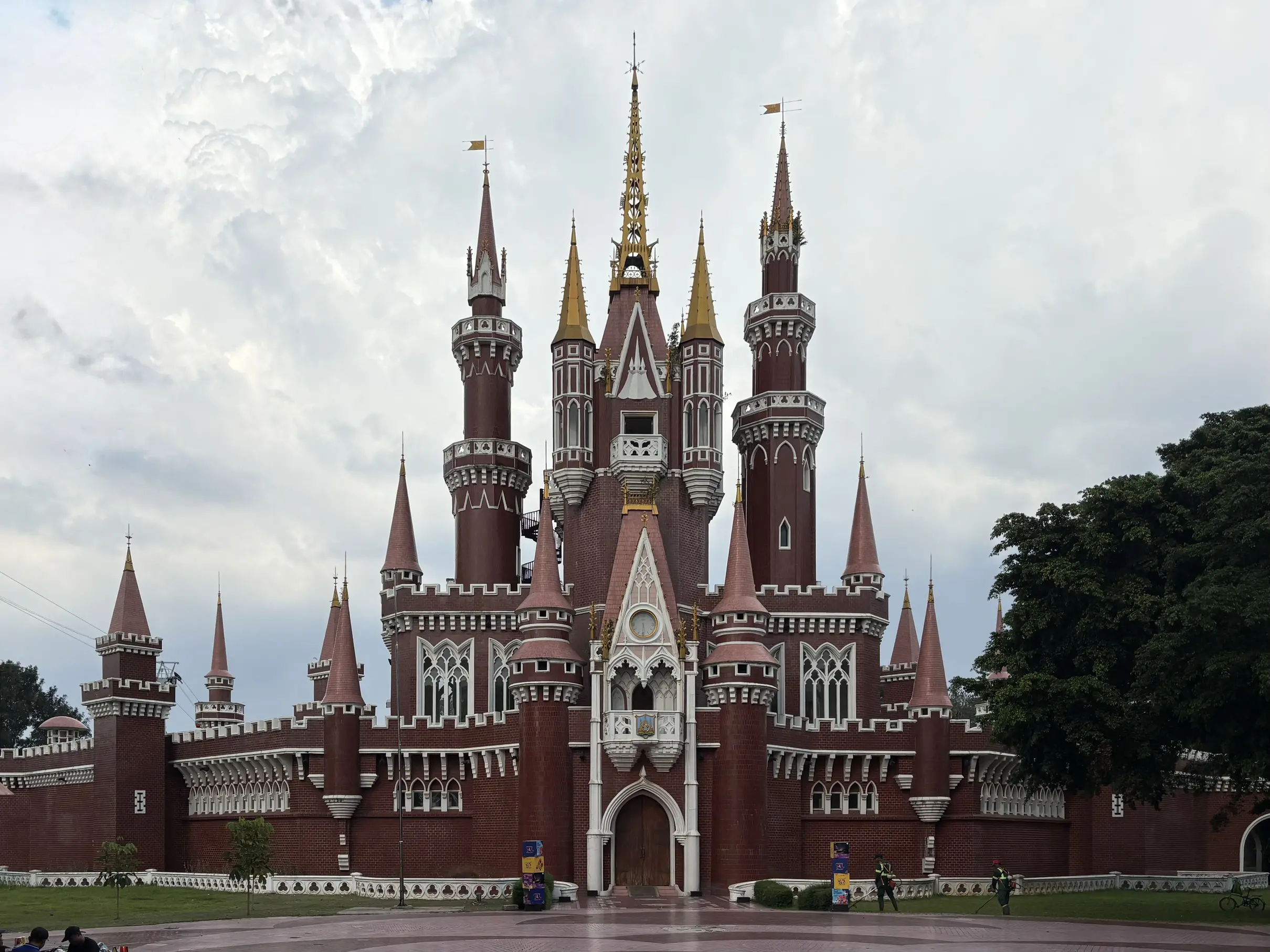 Taman Mini Indonesia Indah (TMII)