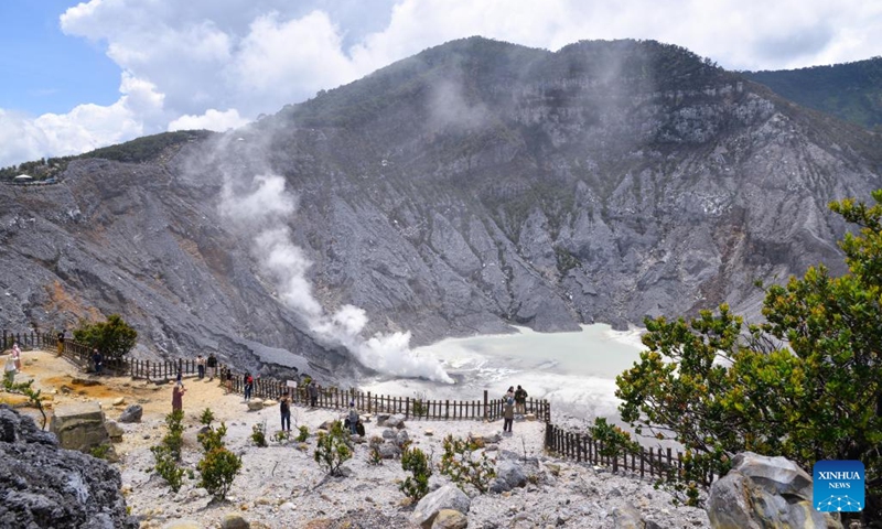 Gunung Tangkuban Perahu